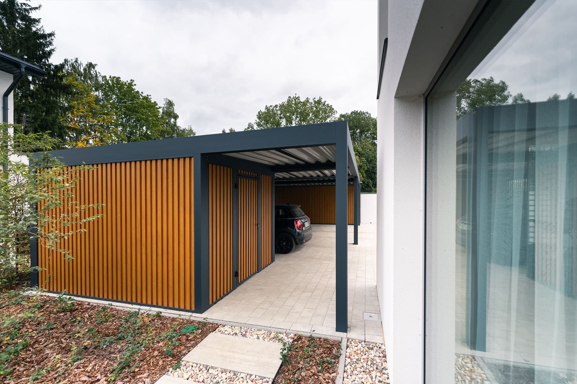 Carport jednostanowiskowy — realizacja zadaszenia tarasowego w Trójmieście 3