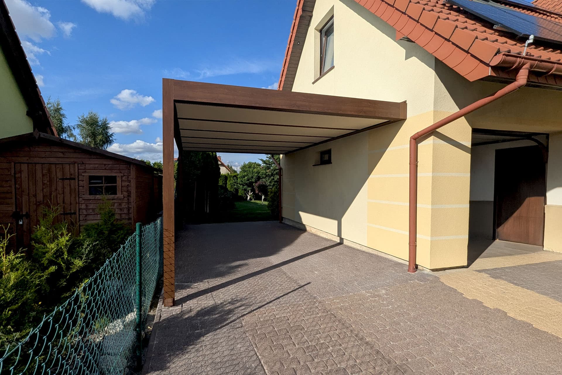 Carport jednostanowiskowy — realizacja zadaszenia tarasowego w Trójmieście 4