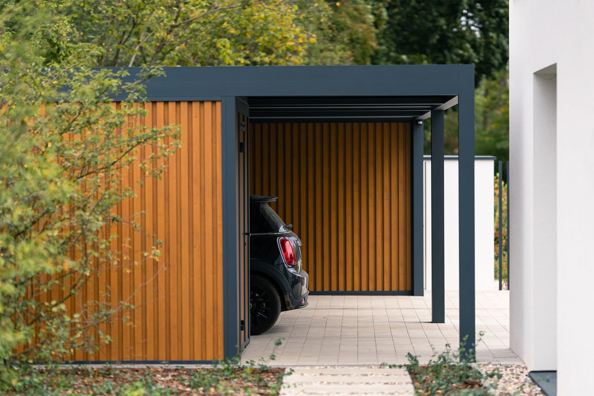 Carport z pomieszczeniem gospodarczym — realizacja zadaszenia tarasowego w Trójmieście 3
